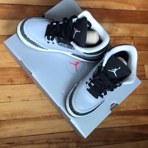 Jordan 3 Retro Wolf Grey. Size 6Y